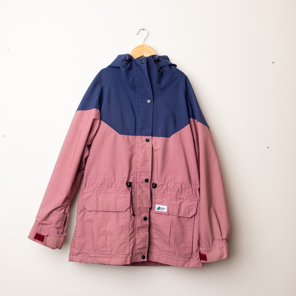 MEC Colorblock Hooded Jacket in Navy and Dusty Rose